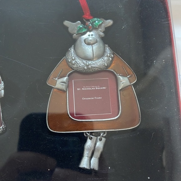 St. Nicholas Square set of 3 Christmas ornaments - Picture 5 of 6